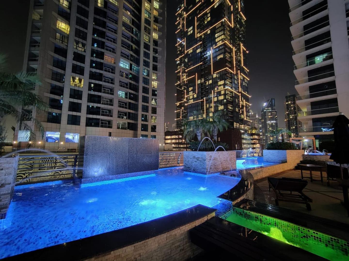 Апартаменты The Penthouse On 71St Floor Дубай Экстерьер фото